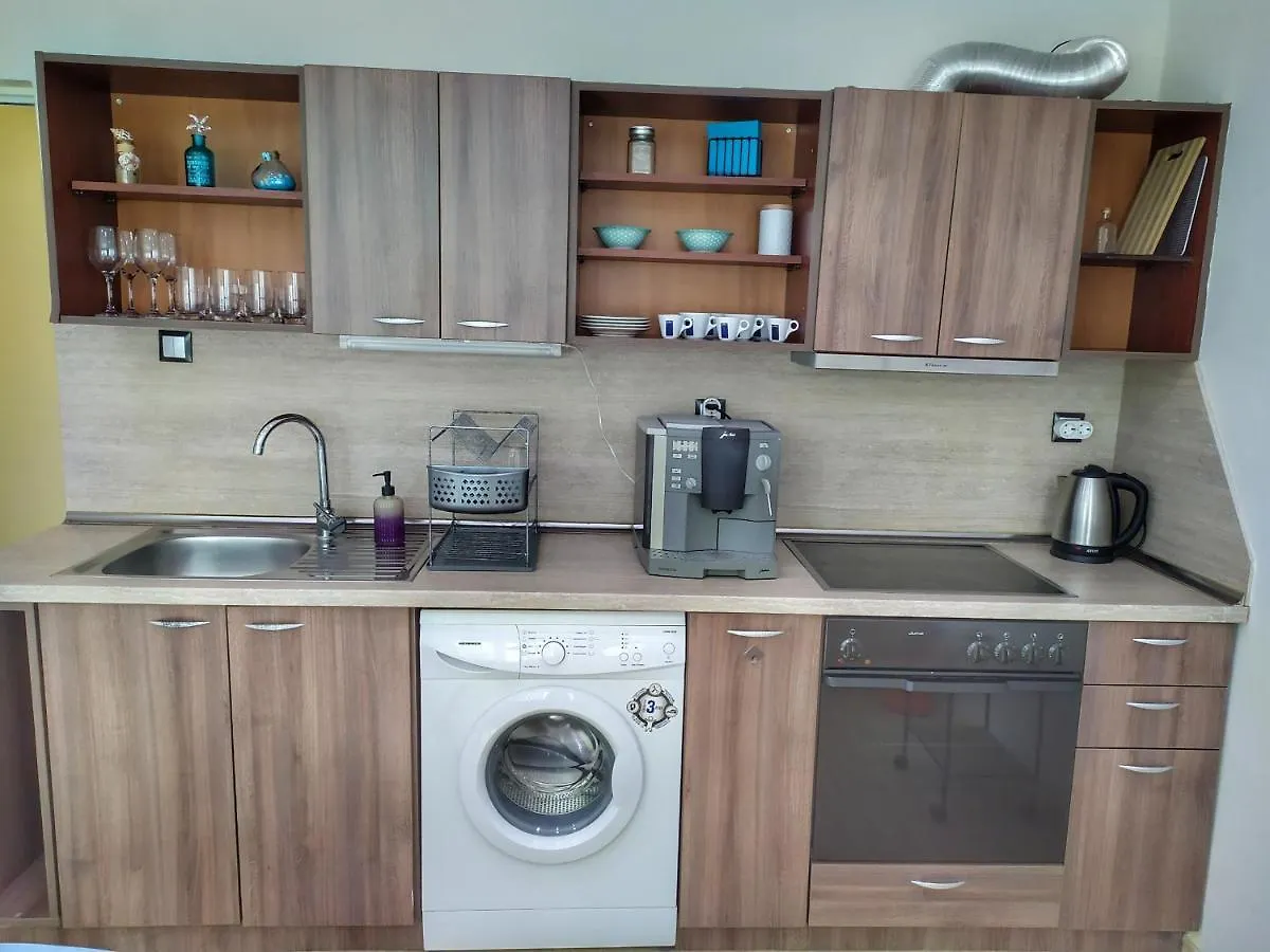 Into The Blue, 4 Guests, 5 Min Away From The Beach Warna Apartment